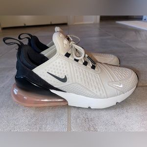 Women’s Nike Air 270
